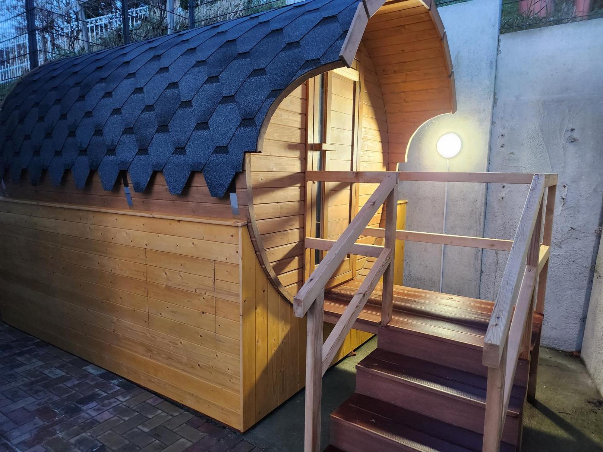 Haus Strandkoerv Mit Fass-Sauna Loddin Exterior photo